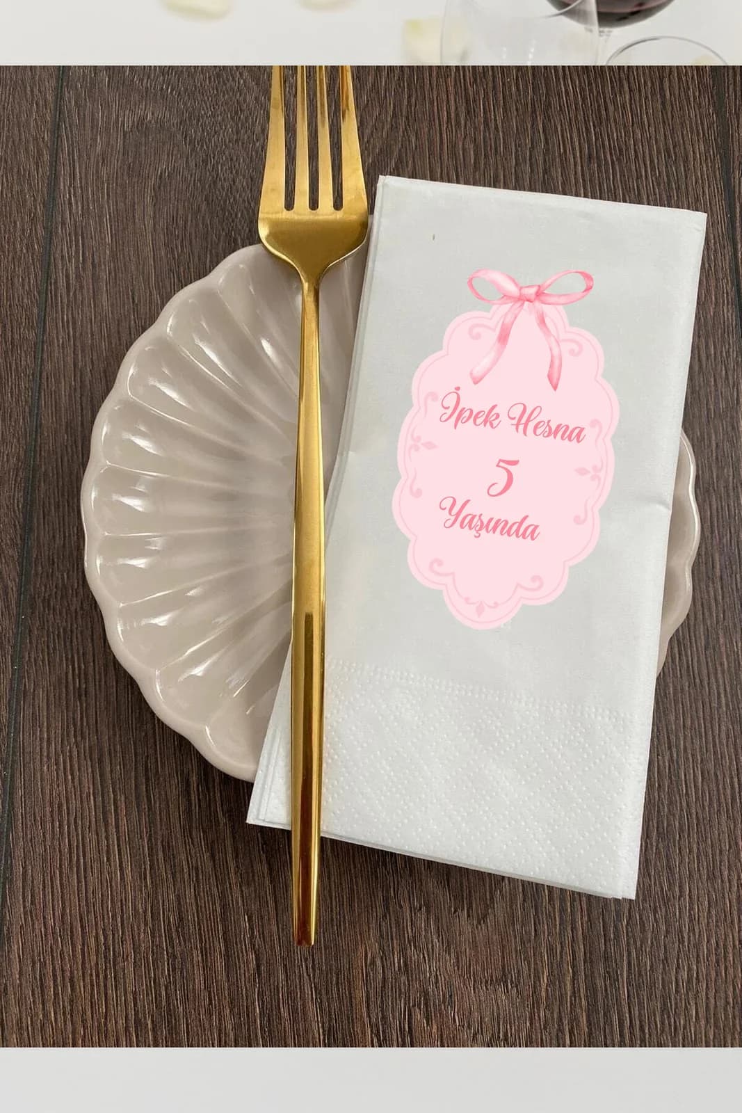 Kişiye Özel İsim ve Yaş Yazılı Pembe Fiyonklu Doğum Günü Peçete 15'li - 33x33cm